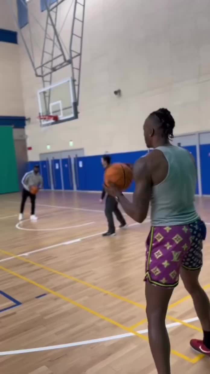 明天要復出！霍華德ins曬訓練視頻：超人就要回歸賽場?。ɑ羧A德的ins賬號）